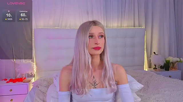 Chat +18 de Monica_Leen ao vivo