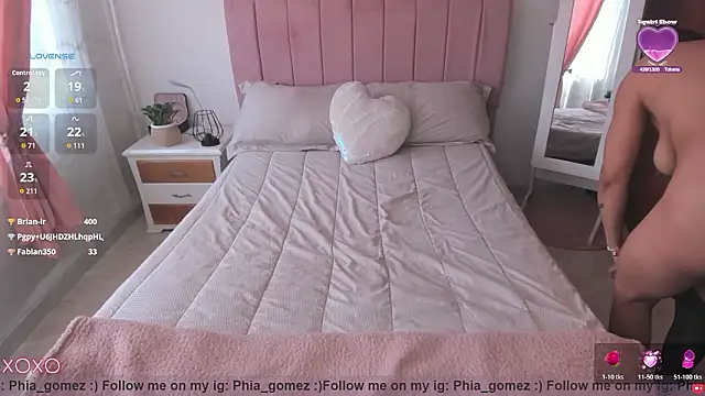 whitneyhotn Live XXX chat