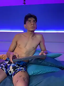 abrilandjulian Chat XXX live