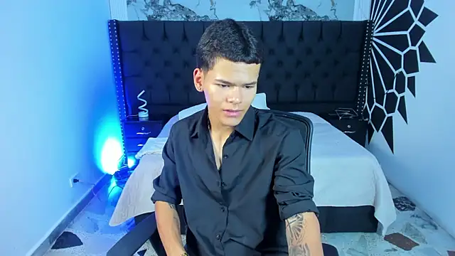 DylanRoyce_'s Live XXX Chat