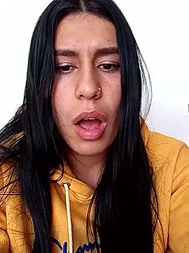 XXX chat uživo modela charlottte_wh