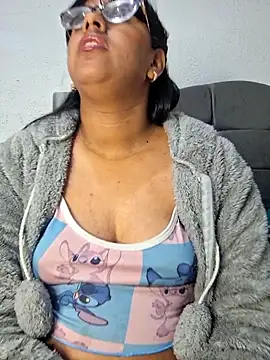 Chat +18 de ZaidaWet ao vivo