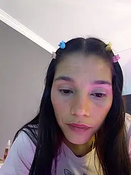 loraineblake Adlı Modelin Canlı XXX Sohbeti