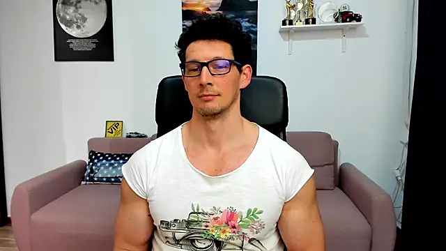 BrutusK08's Live Chat Room