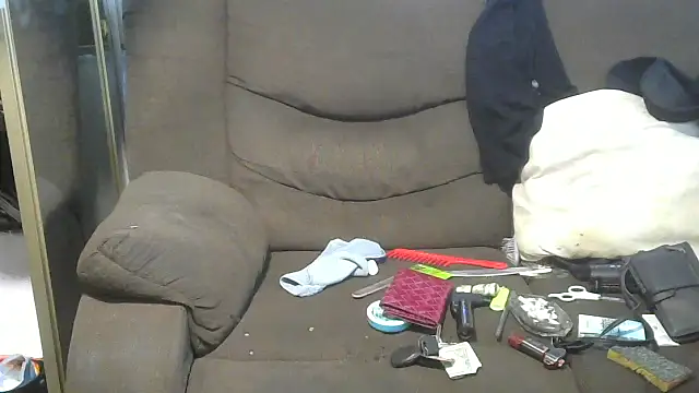 SassyCrystal77's Live Chat Room