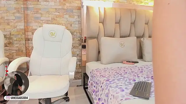 kendall_grace – Naživo XXX chat