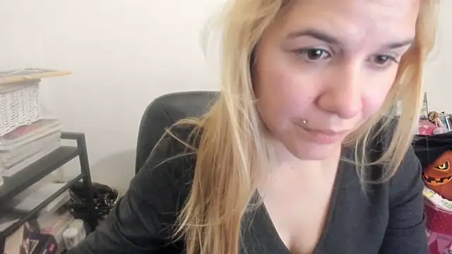 Show de new_but_cute na webcam