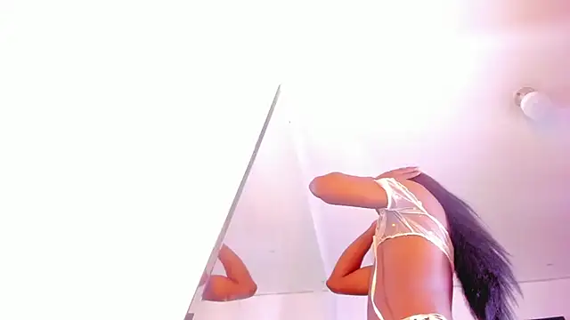 Lanna_big33's Live Chat Room