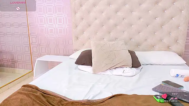 Sara_Desire's Live XXX Chat