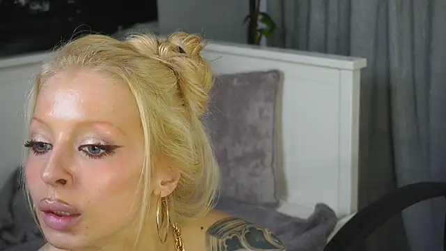 Živý XXX chat LanaReals