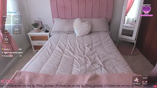 whitneyhotn Live XXX chat