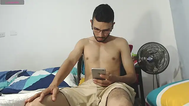 russthiago Adlı Modelin Canlı XXX Sohbeti