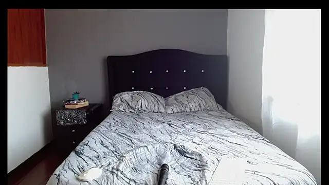 دردشة Emilia_1995 الجنسية المباشرة