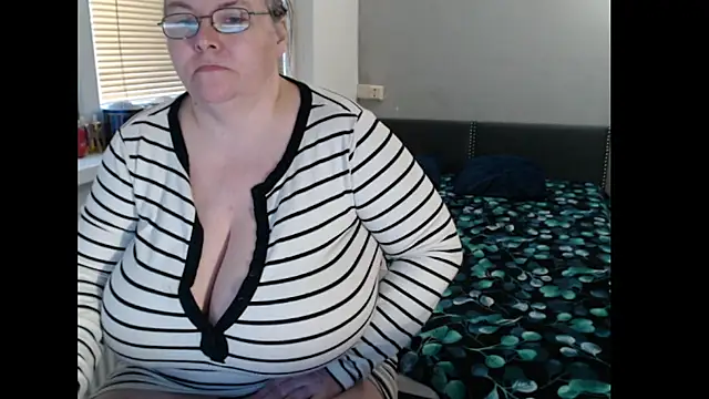 Show modela Sweetboobs na web-kameri