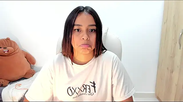 Ciara8 即時 XXX 聊天