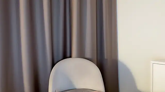 ShySchoolGirl Adlı Modelin Canlı XXX Sohbeti