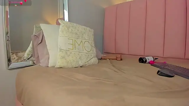 SUNNYCYRUS – Naživo XXX chat