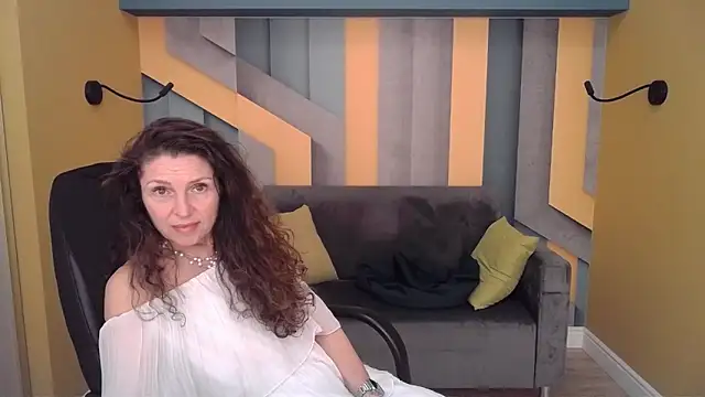 EllaLong Chat XXX in diretta