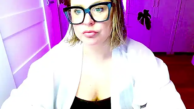 Chat +18 de teaseDiana ao vivo