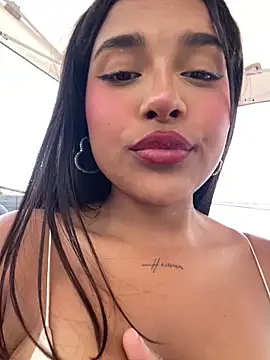 Chat +18 de Mariangel_11 ao vivo