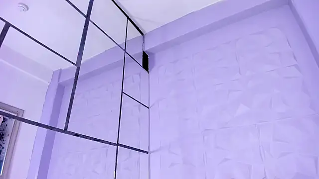 _LittleLia's Live XXX Chat