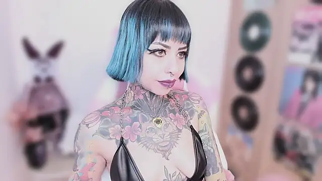 Chat XXX en directo de NikkiRamone