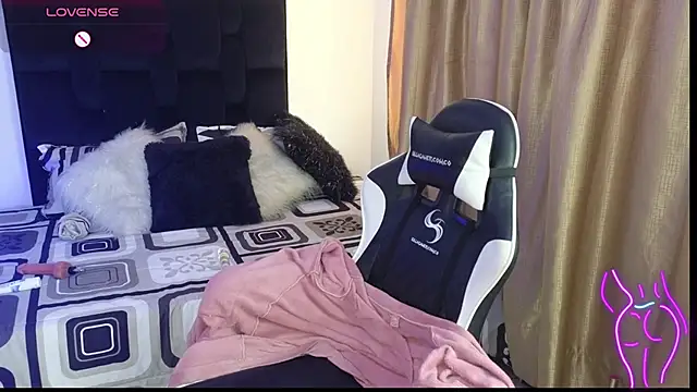 Majuu__ Chat XXX in diretta