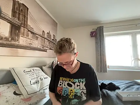 Curvy-Jinx: απευθείας συνομιλία ΧΧΧ