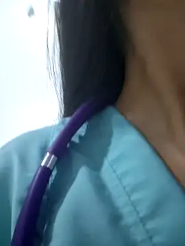 Chat +18 de CAROLINE__07 ao vivo