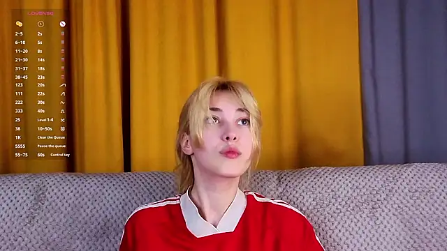 AngelicRice Adlı Modelin Canlı XXX Sohbeti