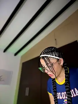 โชว์เว็บแคมของ ArieliciousXXX