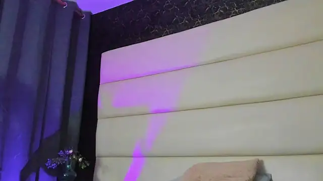 IsabellaRossi_: απευθείας συνομιλία ΧΧΧ