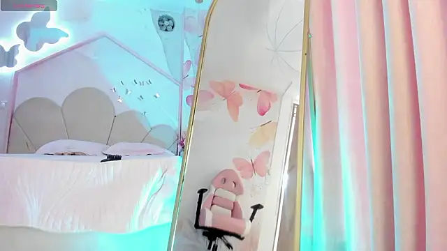 _AdharaSkinny Show in webcam