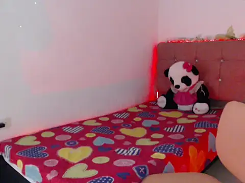 Naomi_Scott1 Adlı Modelin Canlı XXX Sohbeti