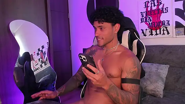 Alessandro_Vanni: онлайн-секс-чат