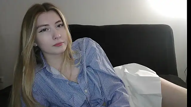 ErikaShyy live XXX chat