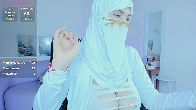 Pokazy przed kamerką – salma_isawwii