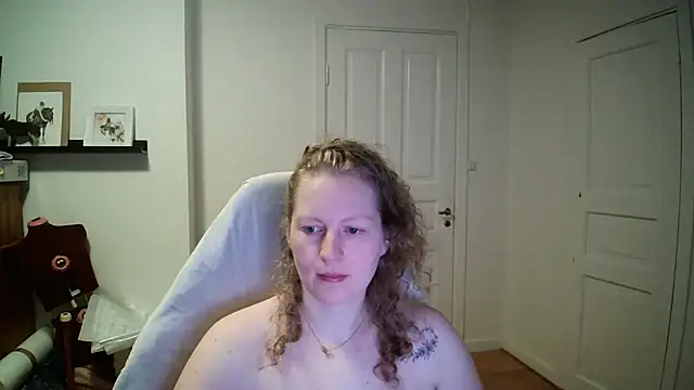 Girlnina-1995 live XXX chat