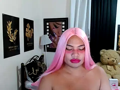 TSbrianaHugeCockのウェブカメラショー