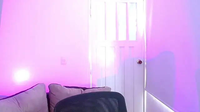 milfrousse Chat XXX live