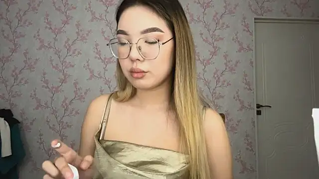 Elina_Mottel: онлайн-секс-чат