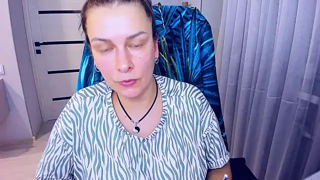 AlexiaDarren 라이브 XXX 채팅