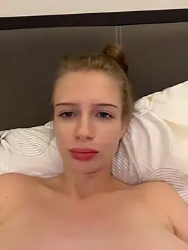 ViviennMur 现场XXX聊天