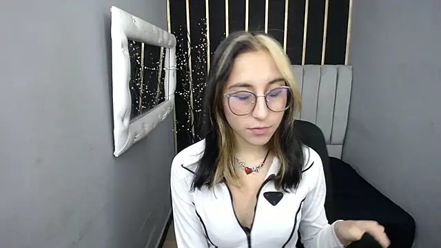 moon_shut Live XXX-Chat