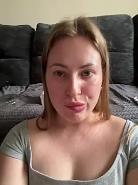 Show modela AlisaWhite na web-kameri