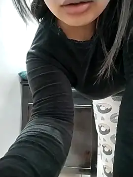 Dalou3a-69 Adlı Modelin Web Kamerası Şovu