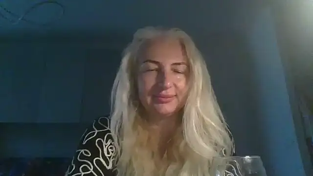 _Llinna_me Chat XXX in diretta