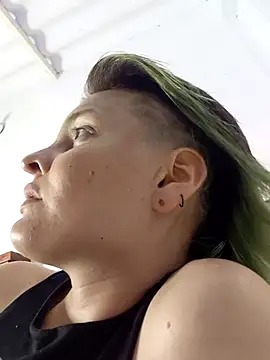 Pokazy przed kamerką – kay_towers99