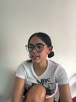 kitty_rousse01's Live XXX Chat