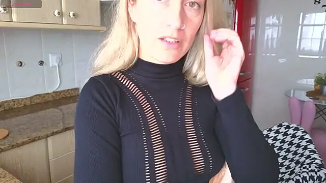 XXX chat uživo modela Lunamix